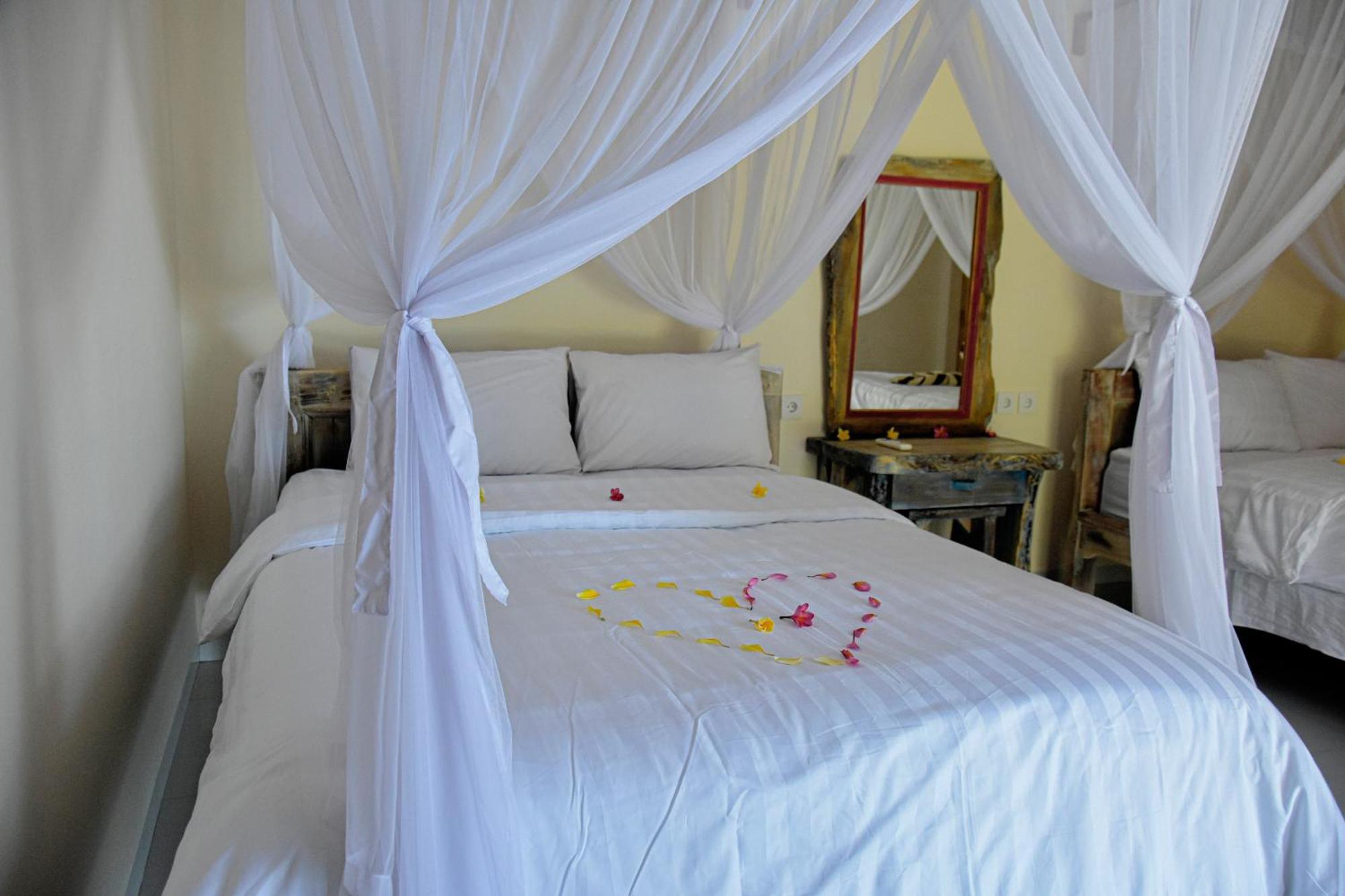 Ganesha Amed Hotel Стая снимка